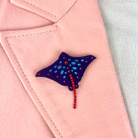 "Sting Ray (Navy)" - Magnetic Textile Pin